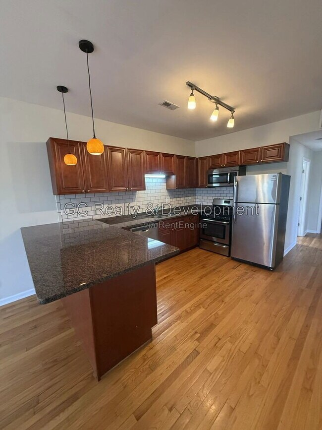 Foto del edificio - 4842 N Albany Ave