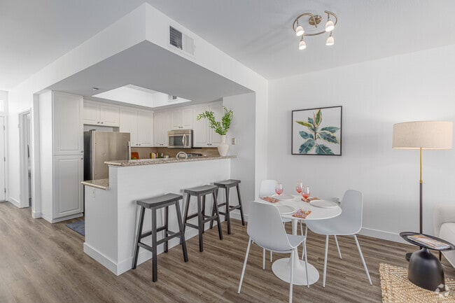 Interior Photo - GEMA