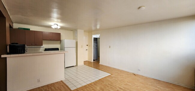 Building Photo - 3950 N Lake Shore Dr