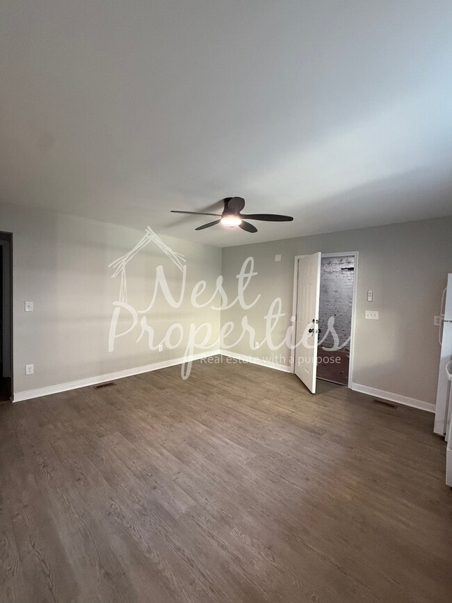 Building Photo - 233 E Cambridge Ave