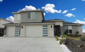 Building Photo - 2607 Falcon Ln