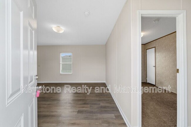 Foto del edificio - 812 Monroe Ln