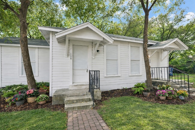 Photo - 113 S Olive St Apartment