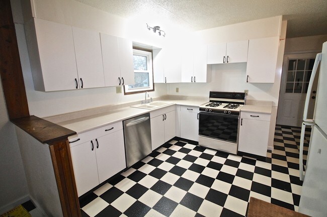 Foto del edificio - 4828 Armil Pl