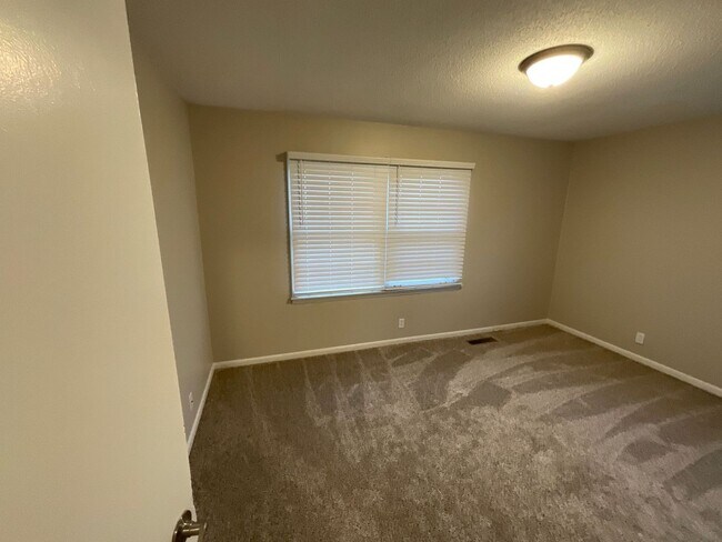 Foto del edificio - MURFREESBORO MAIN-LEVEL LIVING