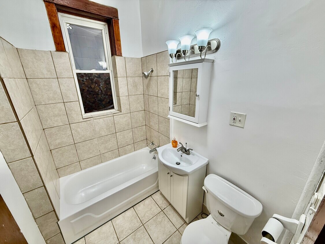 Foto del edificio - 719 S Western Ave