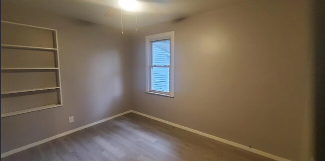 Foto del edificio - Charming 3-Bedroom Pet-Friendly Home with Modern Conveniences in Flint Charter Township!