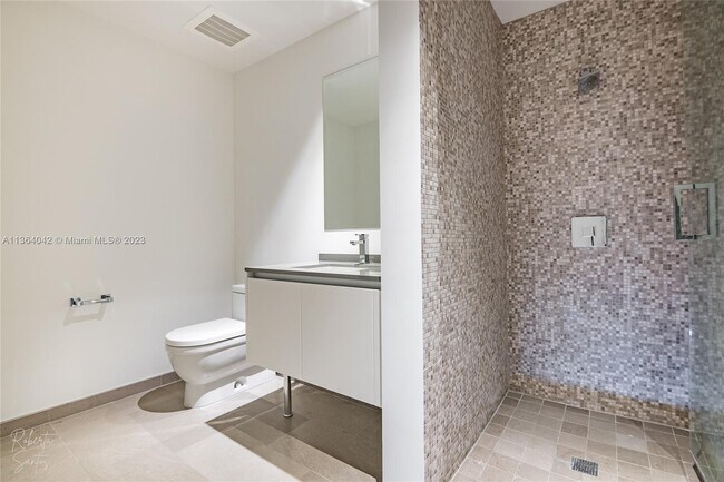 Foto del edificio - 88 SW 7th St