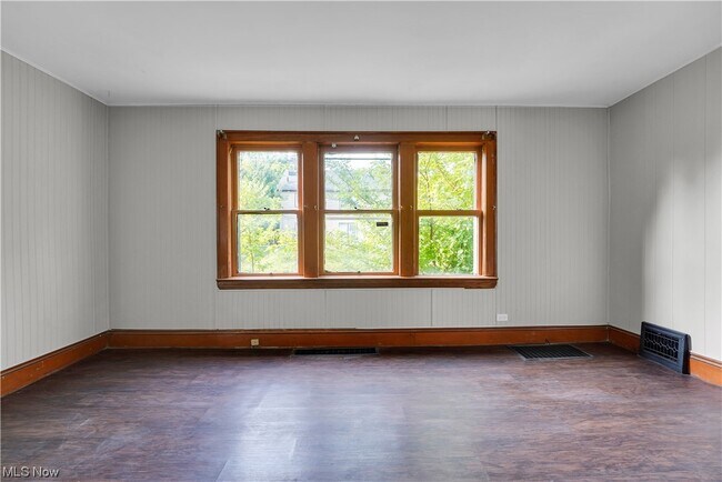 Building Photo - 3191 W 121st St