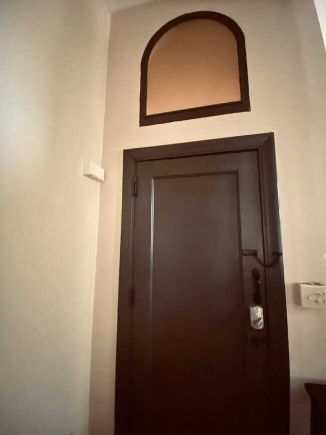 Foto del edificio - 102 Carmel Rd