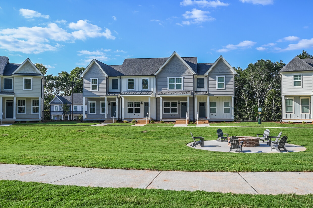 Community Exterior Photo - Knoll Creek