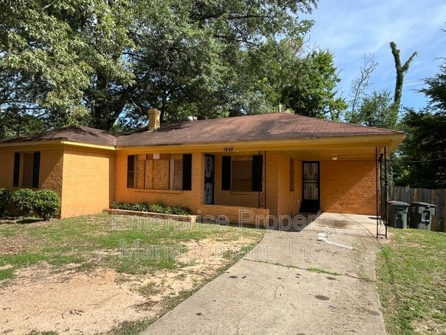 Photo - 1848 Woodburn Dr House