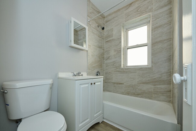 Building Photo - 6324 N Albany Ave