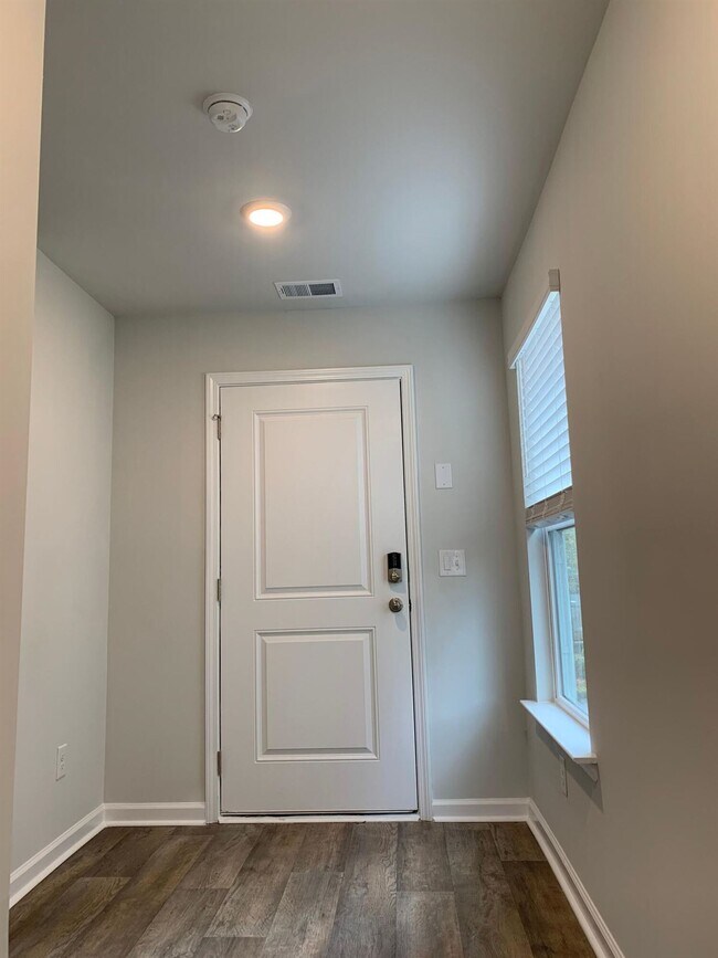 Foto del edificio - 235 Spencer Cir