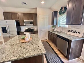 Building Photo - 7534 Coral Ter Dr