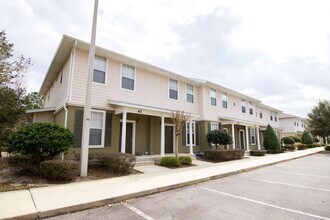 Building Photo - 2508 SW 35th Pl