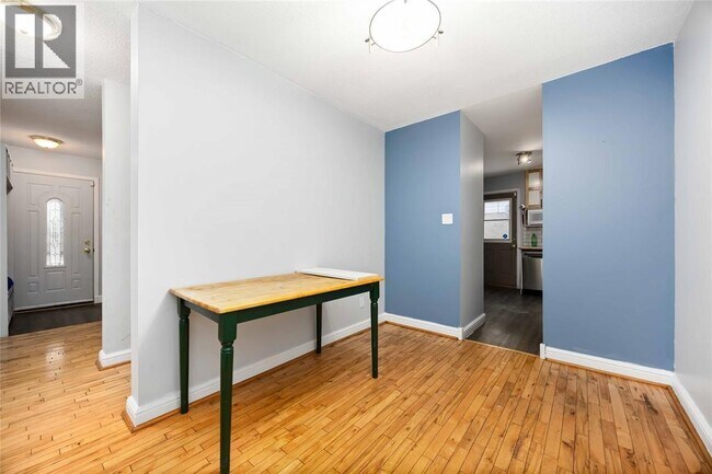 Photo du bâtiment - 111 Bedford Crescent