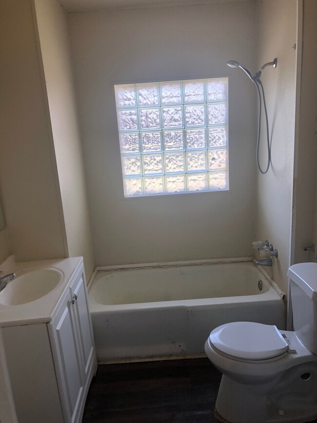 Building Photo - 1708 Avenue N