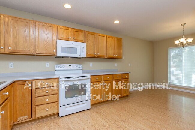 Building Photo - 3514 Larkspur Dr