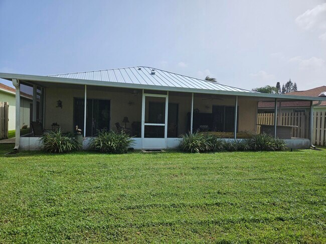 Foto del edificio - 182 Sims Creek Ln