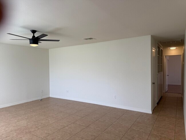 Foto del edificio - 52395 Avenida Carranza