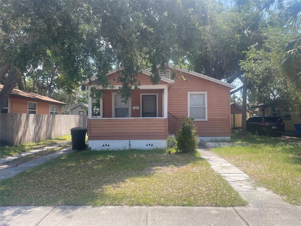 Foto principal - 1910 28th St S