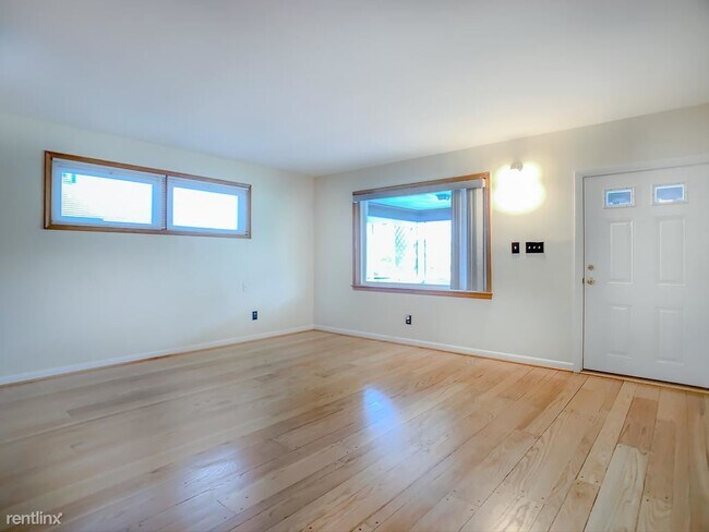 Foto del edificio - 5204 Leeds Ave