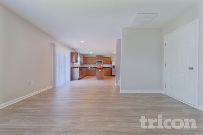 Building Photo - 16 Ashmore Pl