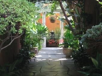 Main Entrance - 1436 N Laurel Ave