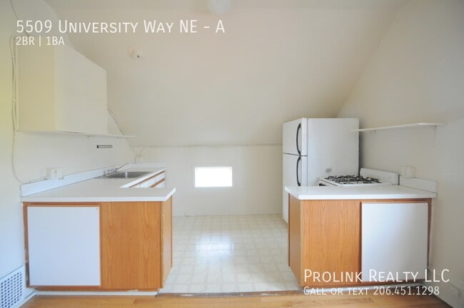 Building Photo - 5509 University Wy NE