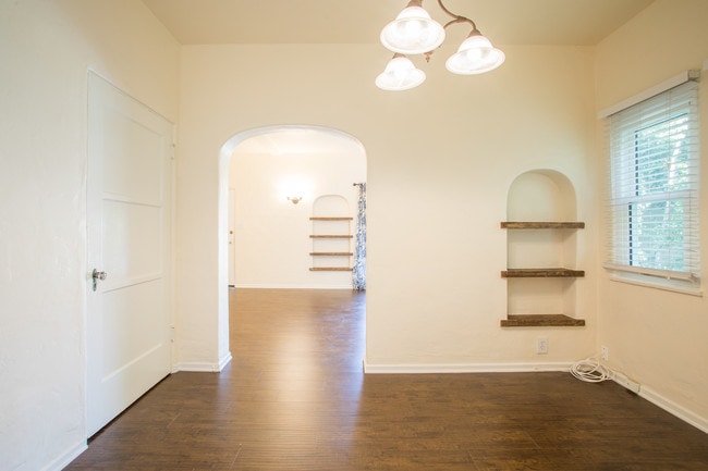 separate dining - 240 S Tower Dr