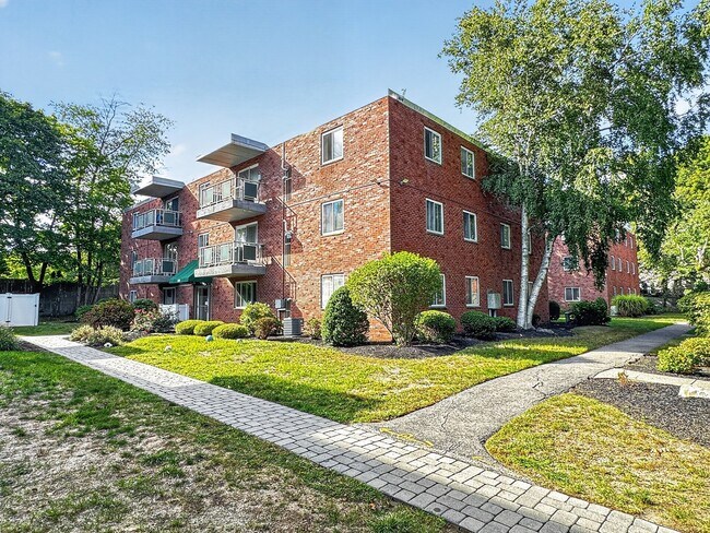 Foto del edificio - 300 Commercial St