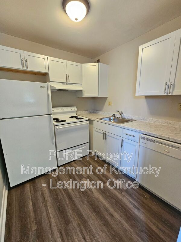 Foto del edificio - 3772 Camelot Dr