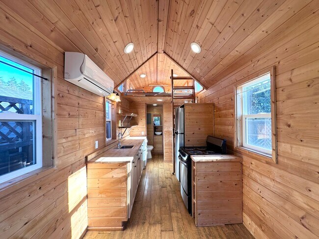 Building Photo - Jeremy's House (JM-001-A)