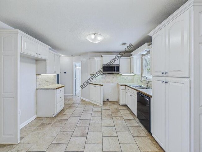 Building Photo - 29 Green Apple Dr