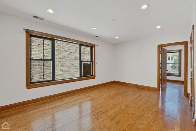 Foto del edificio - 4544 North Western Avenue Unit 2