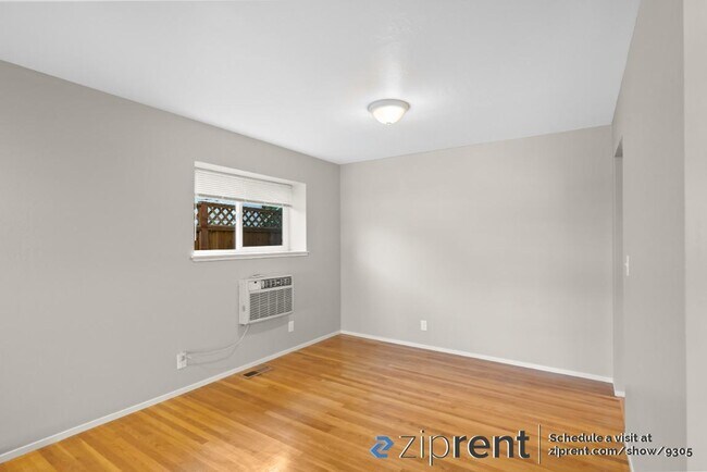 Building Photo - 1627 Finch Way