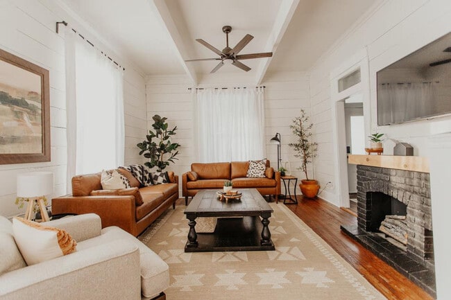 Building Photo - 3728 Homan Ave