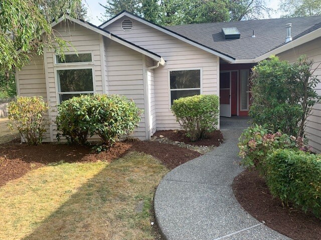 Foto principal - 1106 27th Street Ct NW