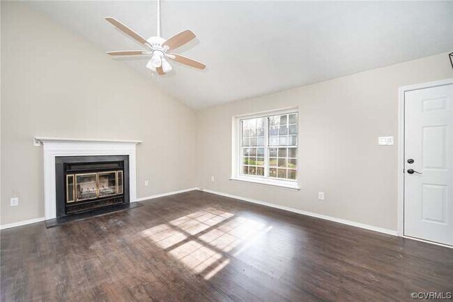 Foto del edificio - 9008 Stonebrook Dr