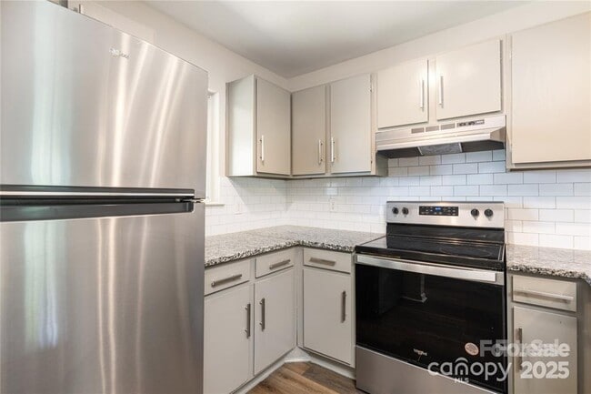 Building Photo - 1596 Eagles Pl