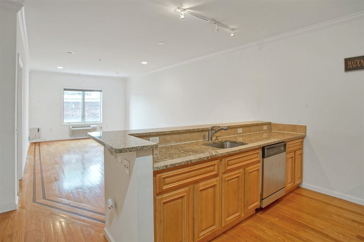 Foto principal - 528 52nd St