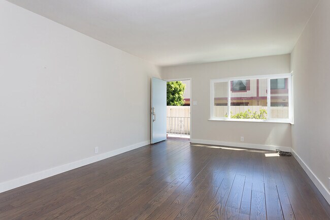 Building Photo - 383 Chumalia St