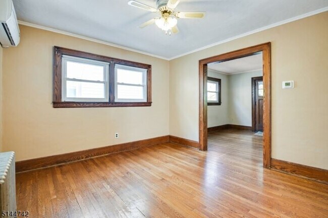 Building Photo - 21 Rosedale Ave