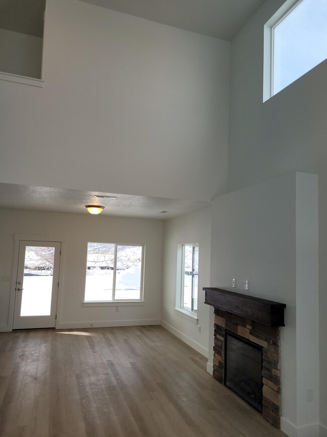 Building Photo - 1022 Tucker Ln