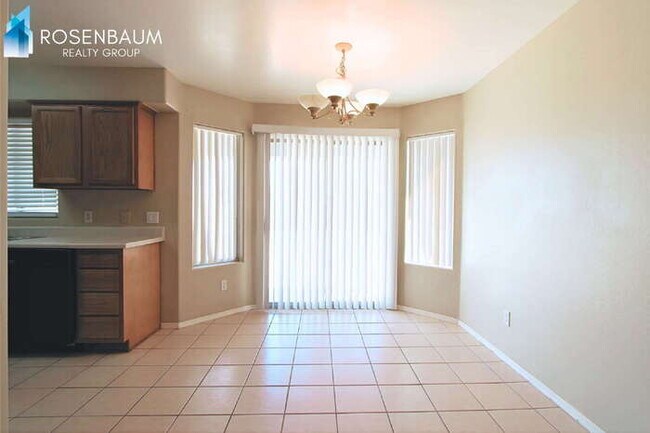 Foto del edificio - 15547 S Moon Valley Rd