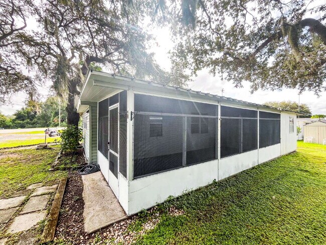 Foto del edificio - "Cozy 2-Bedroom Retreat in Haines City - P...
