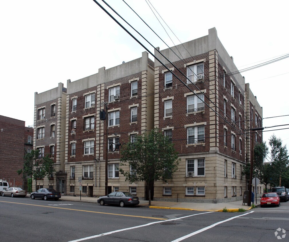 Building Photo - 7509 Park Ave