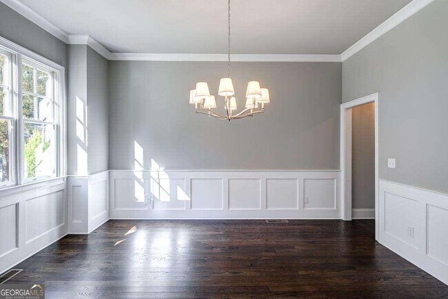 Foto del edificio - 1775 Warren Ct NW