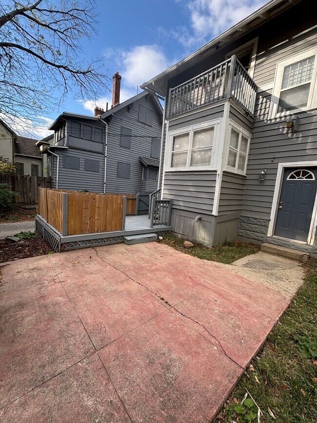Foto del edificio - 361 E Northwood Ave